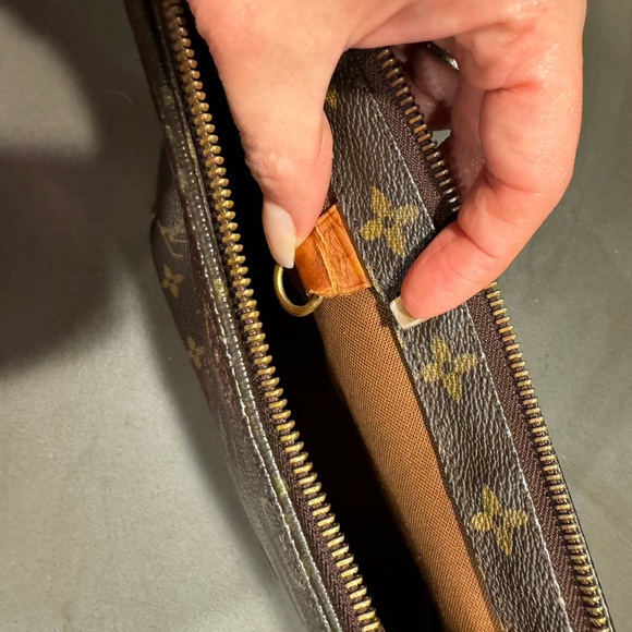 Authentic Louis vuitton cabas piano handbag. - Picture 8 of 13